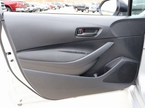 Used 2025 Toyota Corolla LE image 20