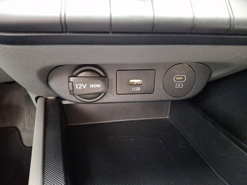 Certified 2024 Hyundai Elantra SE image 23