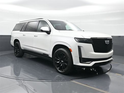 Used 2023 Cadillac Escalade ESV Sport Platinum w/ LPO, ONYX Package image 13