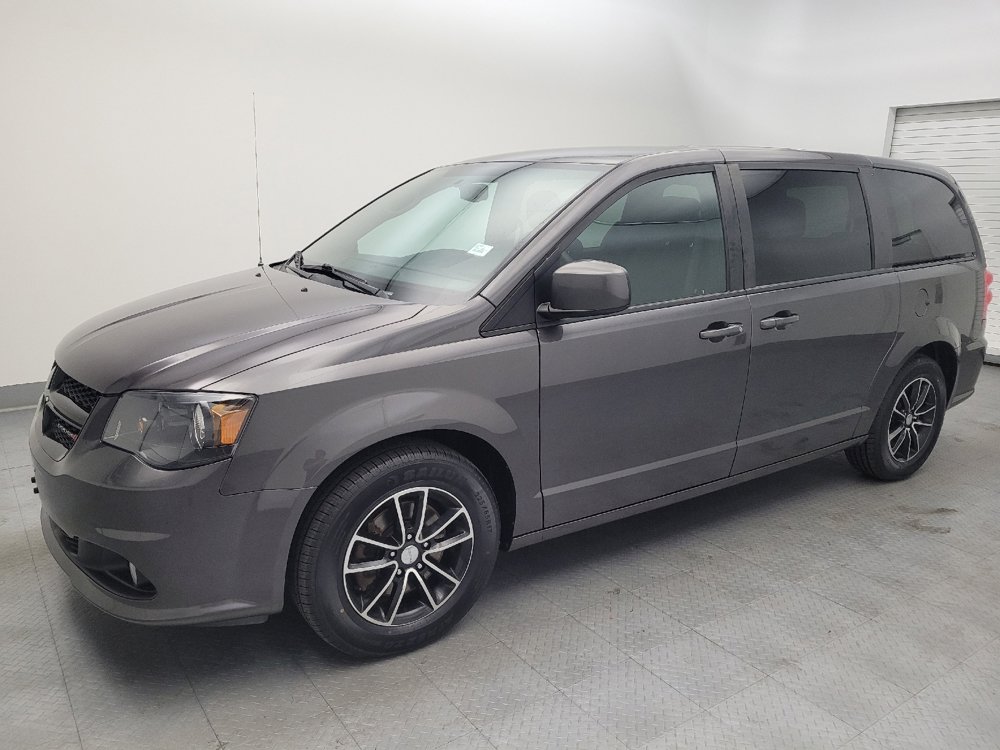 Used 2018 Dodge Grand Caravan SE FWD image 2