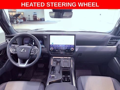 Used 2024 Lexus GX 550 w/ Accessory Package (2T) AWD/4WD image 13