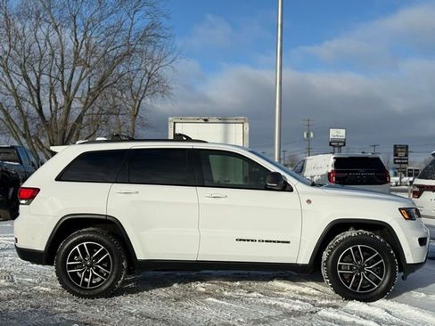 Used 2019 Jeep Grand Cherokee Trailhawk w/ Trailhawk Luxury Group image 38