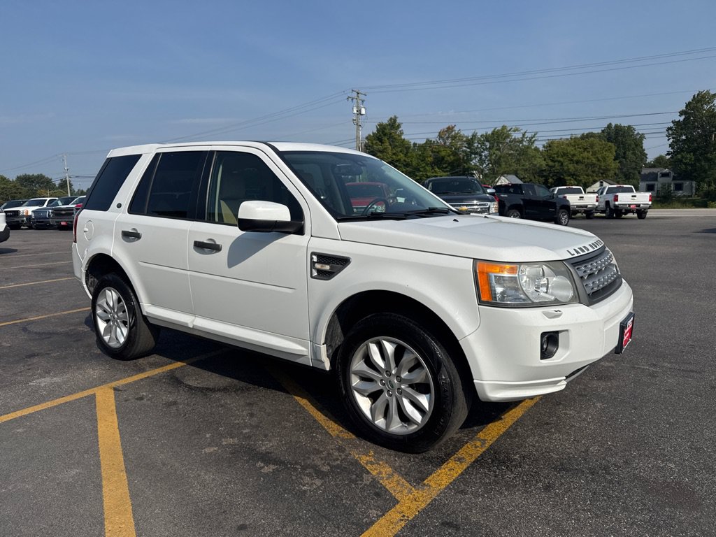 Used 2011 Land Rover LR2 HSE AWD/4WD image 4