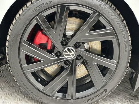 Used 2022 Volkswagen GTI SE image 11