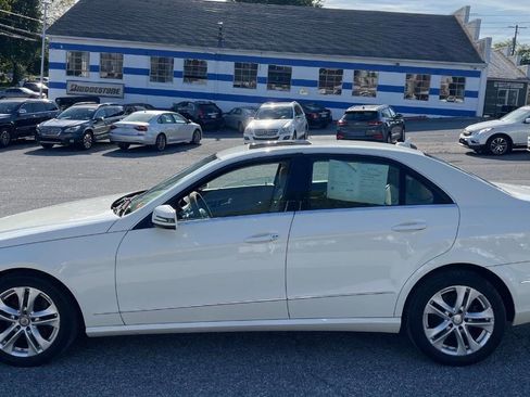 Used 2011 Mercedes-Benz E 350 4MATIC Sedan image 3