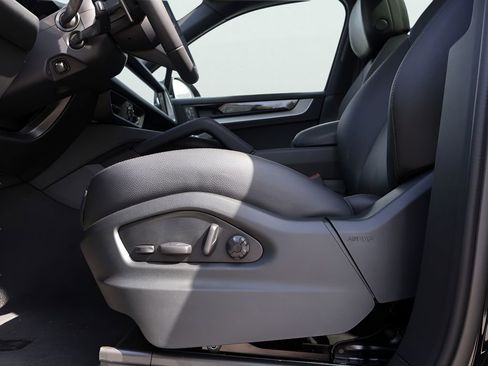 New 2026 Porsche Cayenne AWD/4WD image 35