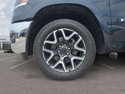 Used 2025 RAM 1500 Laramie AWD/4WD image 10