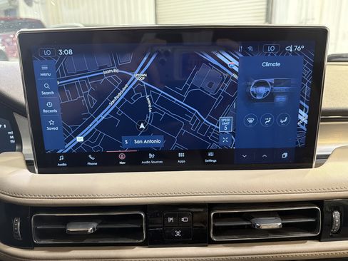 Used 2023 Lincoln Nautilus FWD w/ Premium Package image 17