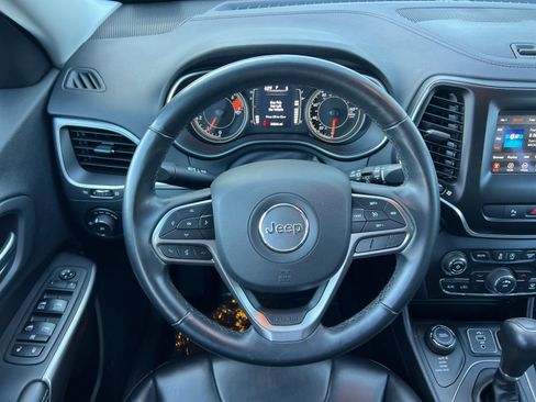 Used 2019 Jeep Cherokee Latitude Plus image 14