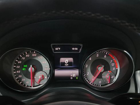 Used 2014 Mercedes-Benz CLA 250 4MATIC image 24