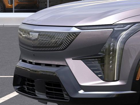 New 2025 Cadillac Optiq Luxury 1 image 39