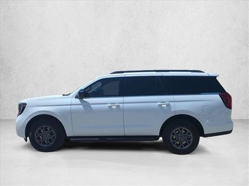 Used 2025 Ford Expedition Active RWD image 9