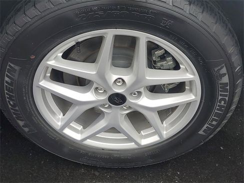 Certified 2024 Ford Edge SEL w/ Convenience Package image 5