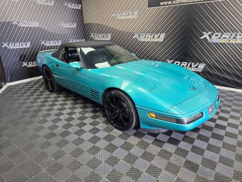 Used 1991 Chevrolet Corvette Convertible RWD image 9