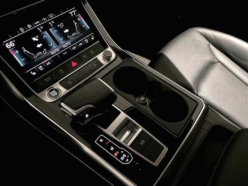 Used 2022 Audi Q8 Premium Plus w/ Premium Plus Package image 20