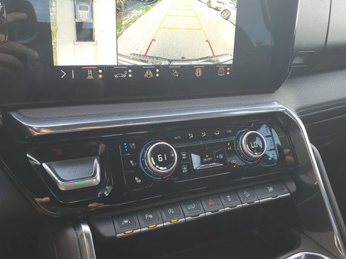 Used 2024 GMC Sierra 1500 Denali w/ Denali Reserve Package AWD/4WD image 27