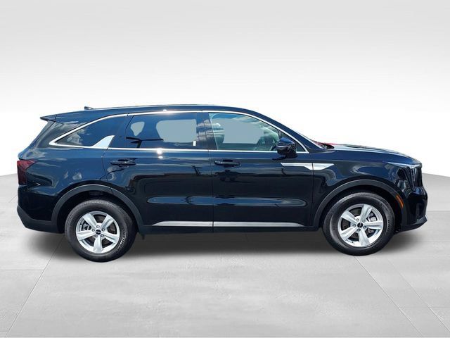 Used 2026 Kia Sorento LX FWD image 6