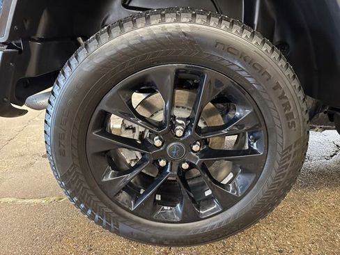 Used 2024 Jeep Wrangler Unlimited Sahara AWD/4WD image 9