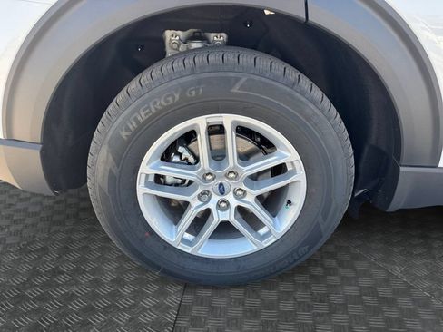 New 2026 Ford Explorer Active RWD image 17