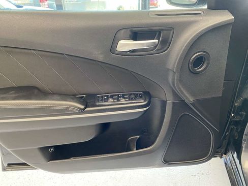 Used 2019 Dodge Charger SXT image 18
