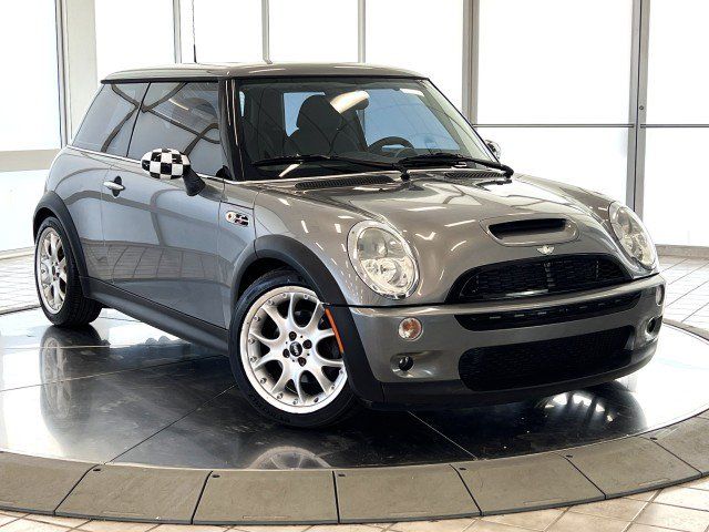 Used 2004 MINI Cooper S FWD image 1