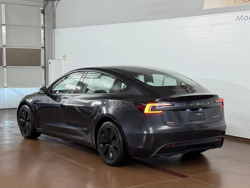 Used 2025 Tesla Model 3 Long Range AWD/4WD image 5