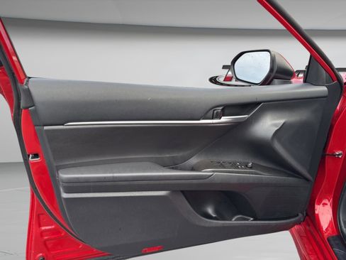 Used 2023 Toyota Camry SE image 34