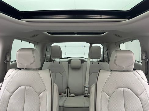 Used 2017 Chrysler Pacifica Limited FWD image 48