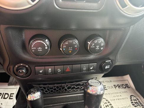 Used 2015 Jeep Wrangler Unlimited Sahara w/ Connectivity Group AWD/4WD image 24