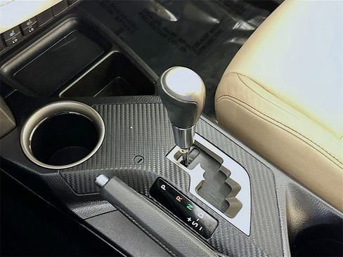 Used 2015 Toyota RAV4 Limited image 20