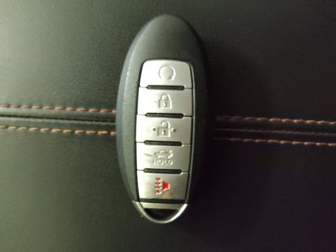 Used 2023 Nissan Altima 2.5 SR FWD image 32