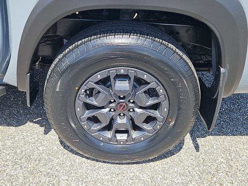 Used 2022 Nissan Frontier PRO-4X w/ Pro-4X Premium Package AWD/4WD image 8