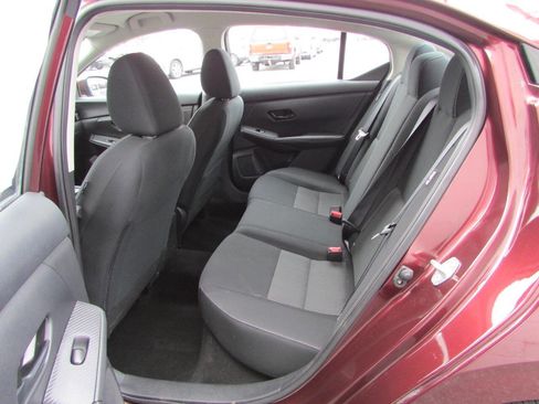 Used 2025 Nissan Sentra SV image 4