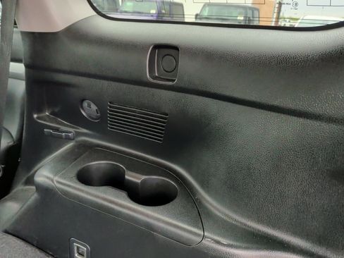 Used 2018 Toyota Highlander SE image 43