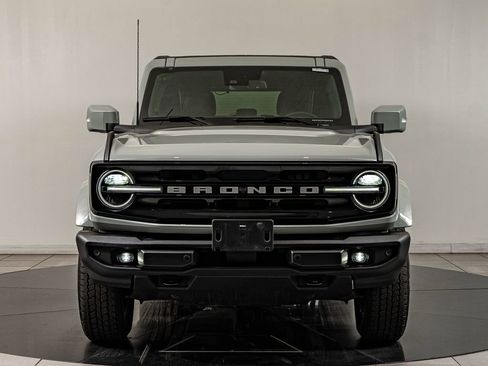 Used 2024 Ford Bronco Outer Banks AWD/4WD image 2