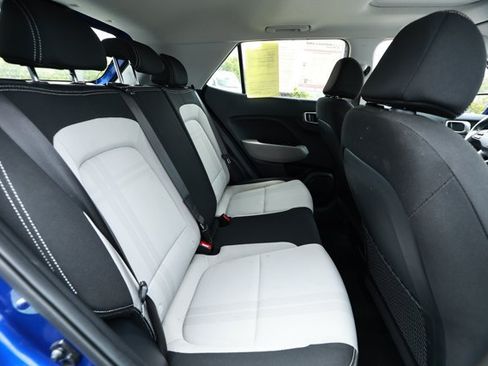 Used 2025 Hyundai Venue SEL FWD image 28