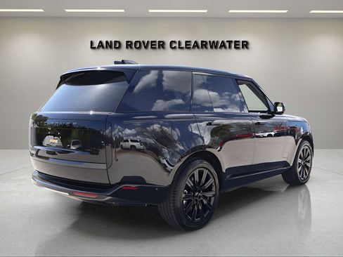 New 2026 Land Rover Range Rover SE image 5