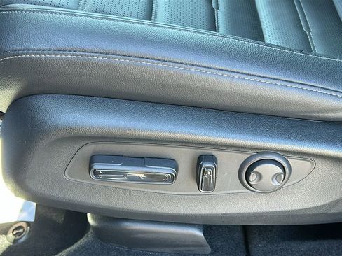 Used 2025 Honda CR-V EX-L image 12