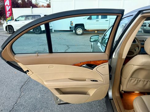 Used 2008 Mercedes-Benz E 350 Luxury image 19