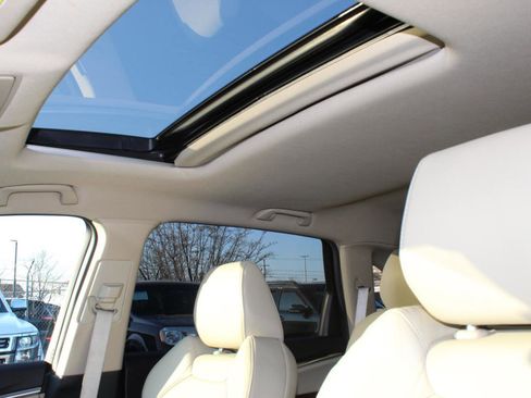 Used 2017 Acura MDX SH-AWD image 11