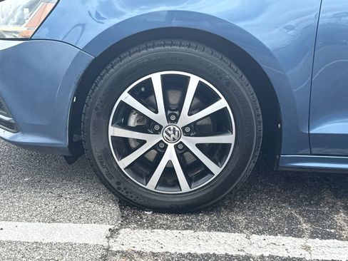 Used 2017 Volkswagen Jetta SE FWD image 9