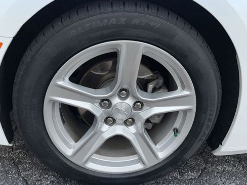 Used 2024 Chevrolet Camaro LT RWD image 12