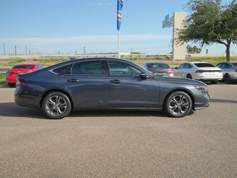 Used 2023 Honda Accord EX image 4