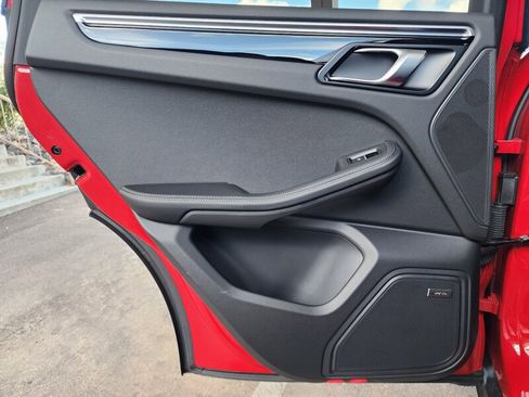 Used 2024 Porsche Macan w/ Premium Plus Package image 69