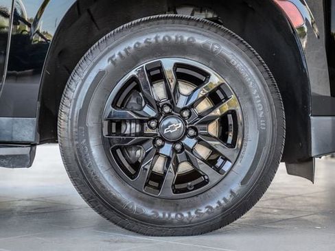 Used 2021 Chevrolet Suburban LT image 15