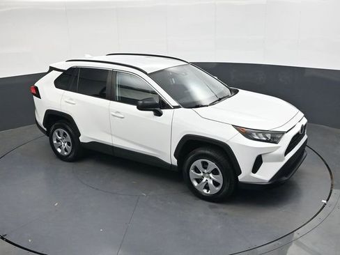 Used 2020 Toyota RAV4 LE image 20