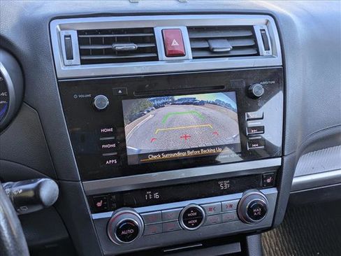 Used 2017 Subaru Outback 2.5i Premium image 12