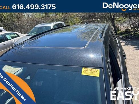 Used 2023 Cadillac XT6 Sport w/ Technology Package AWD/4WD image 2