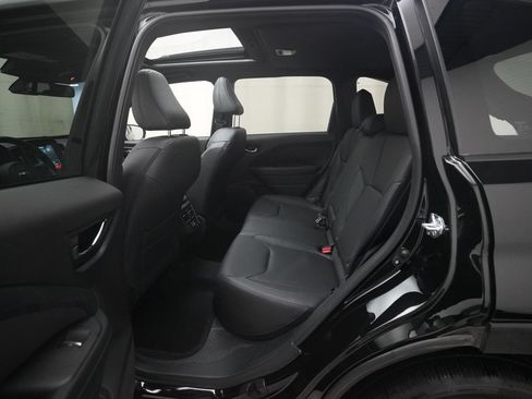 Used 2025 Subaru Forester Limited AWD/4WD image 16