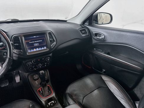 Used 2018 Jeep Compass Trailhawk w/ Leather Interior Group AWD/4WD image 25
